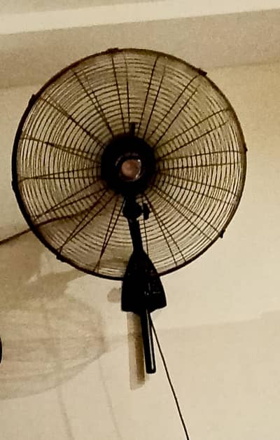 Bracket Fan Good Condition for Sale