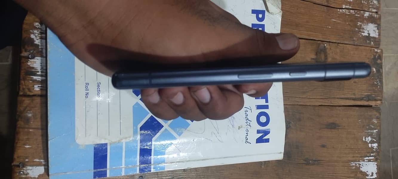 Google Pixel 7a 5