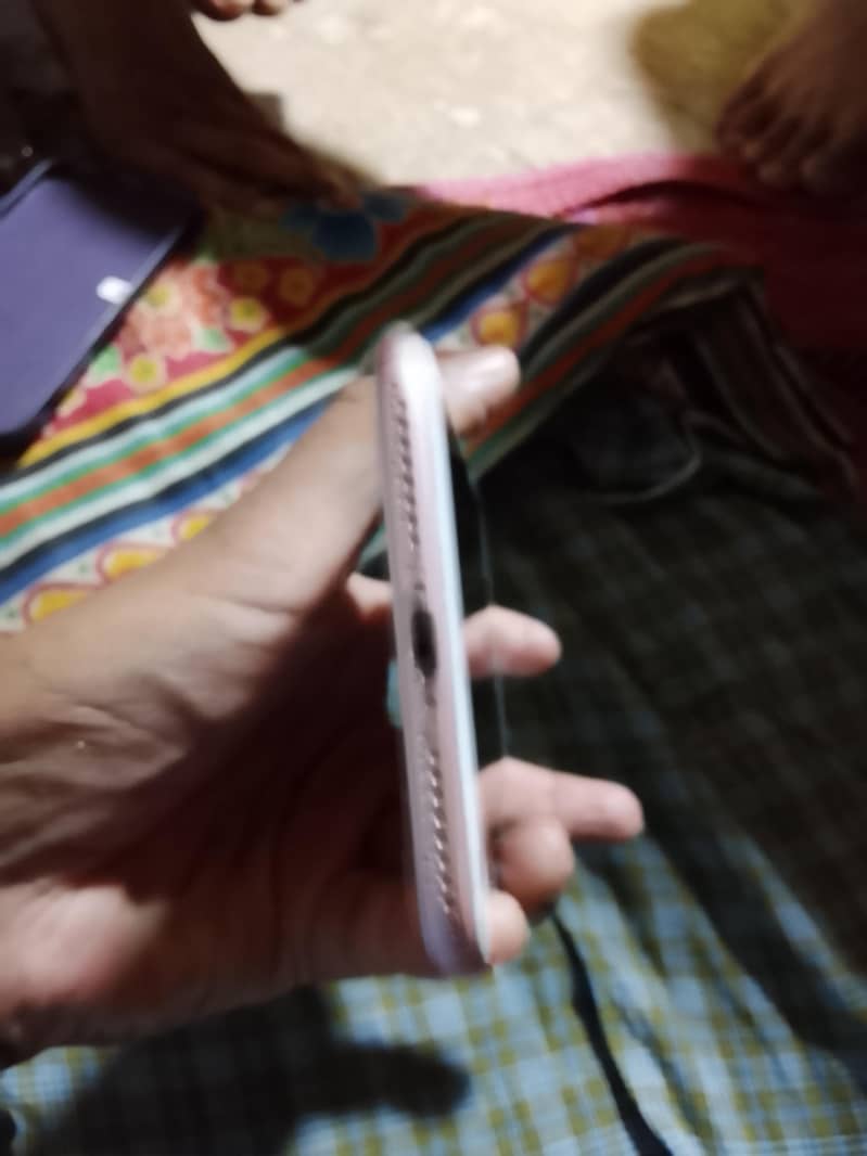 Apple iPhone 7 Plus 1
