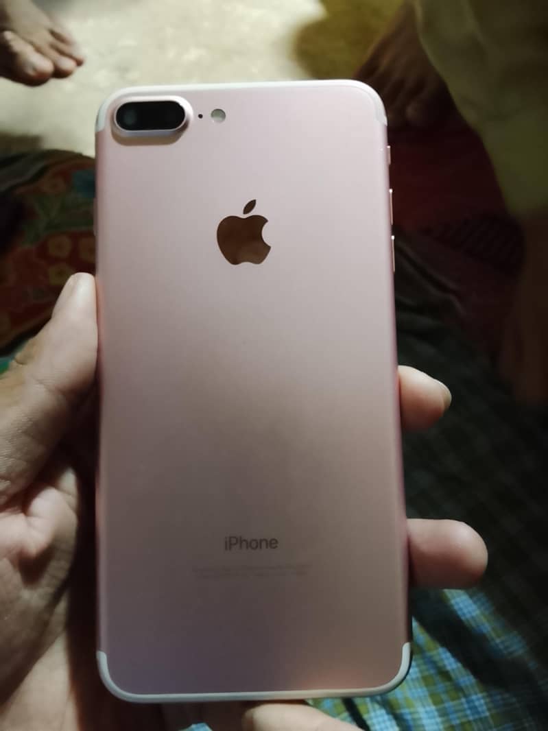 Apple iPhone 7 Plus 5