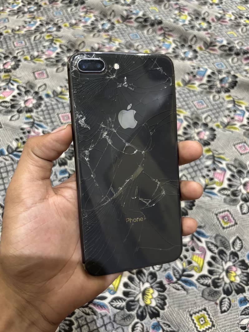 Apple iPhone 8 Plus 0