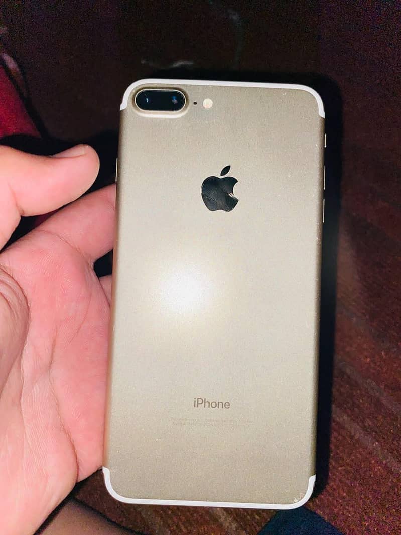 Apple iPhone 7 Plus 0