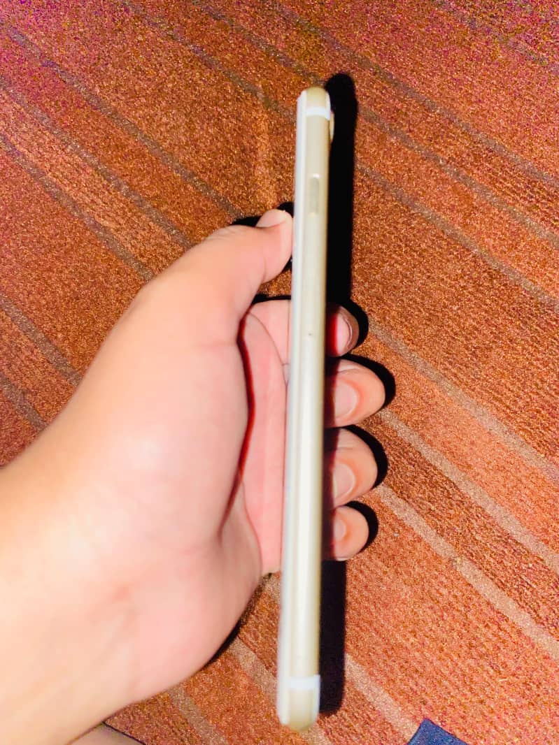 Apple iPhone 7 Plus 2