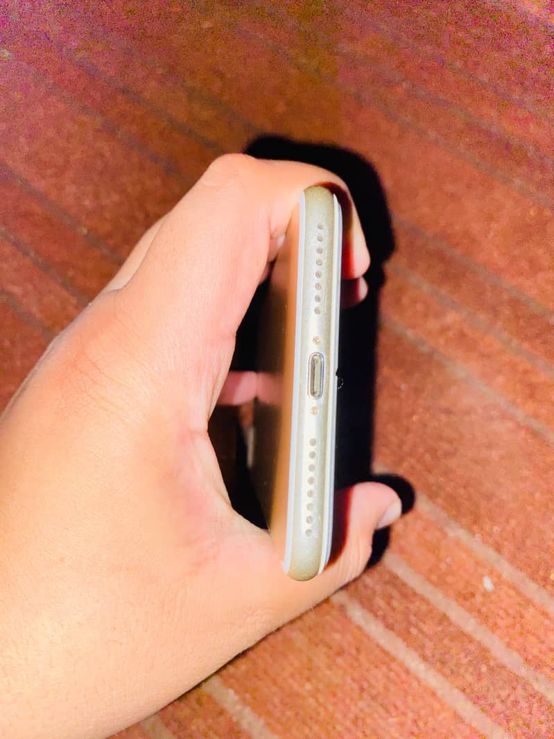 Apple iPhone 7 Plus 3
