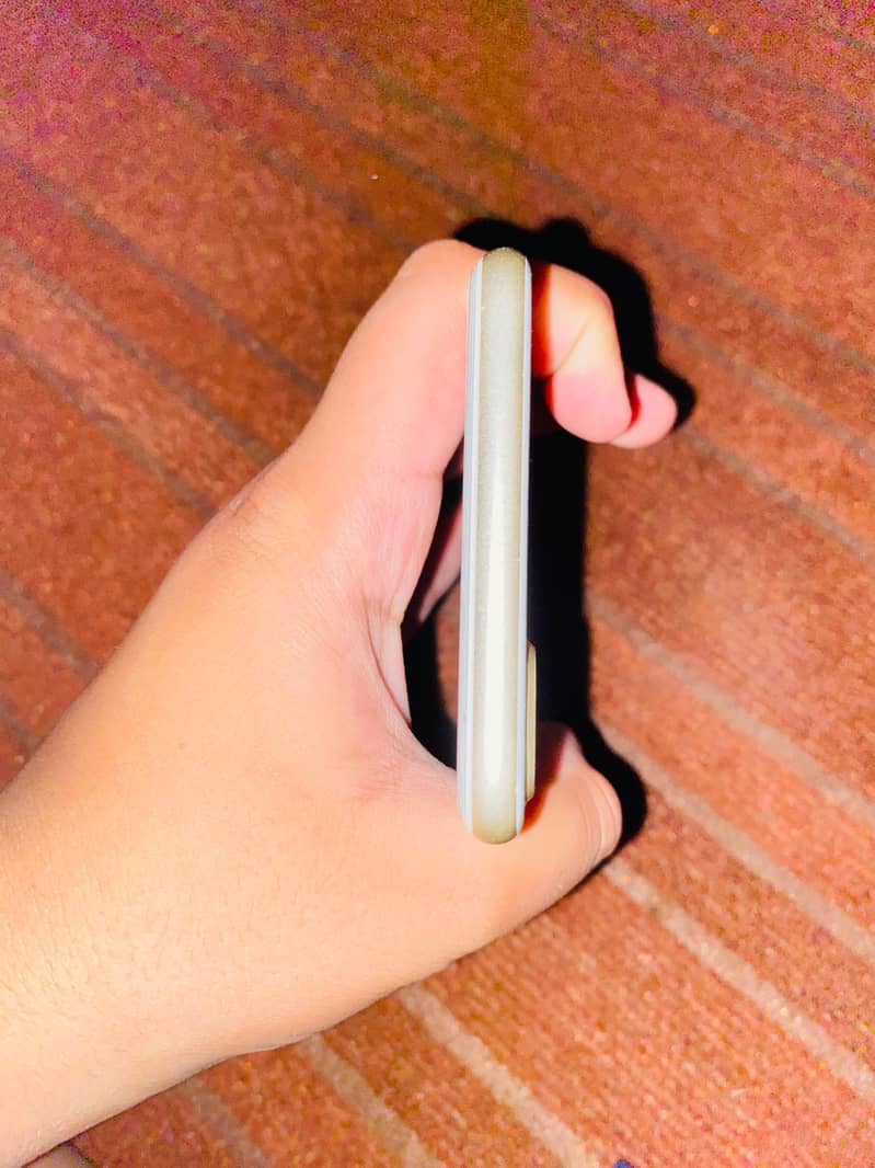 Apple iPhone 7 Plus 5