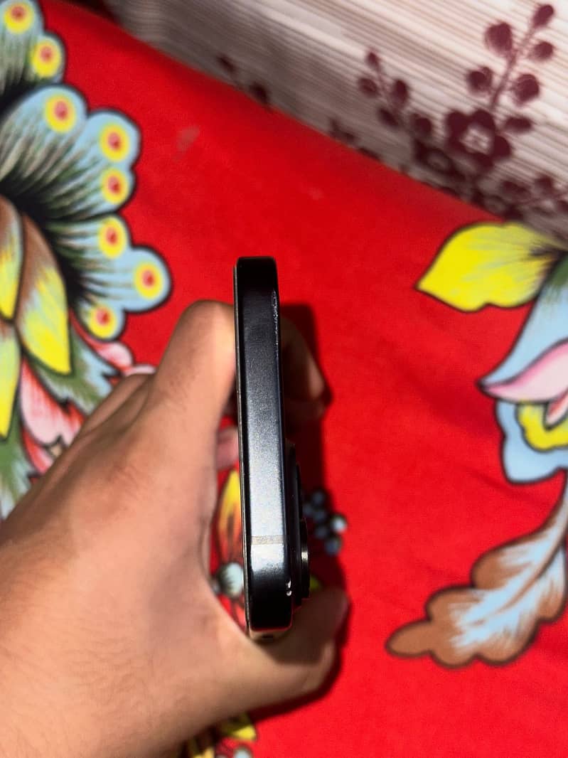 Apple iPhone 15 2