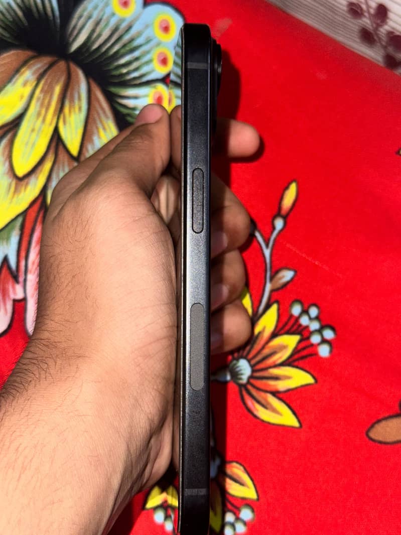 Apple iPhone 15 5