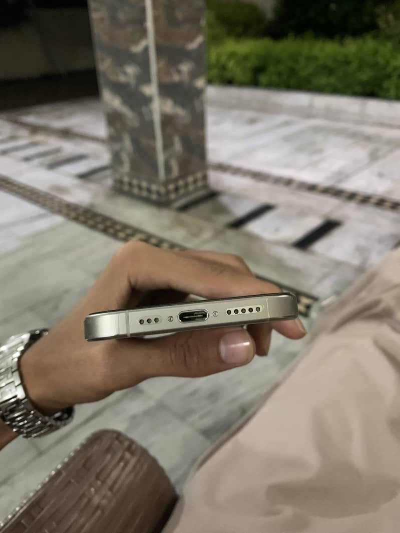Apple iPhone 15 Pro 1
