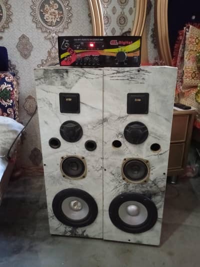 2  speaker or amplifier
