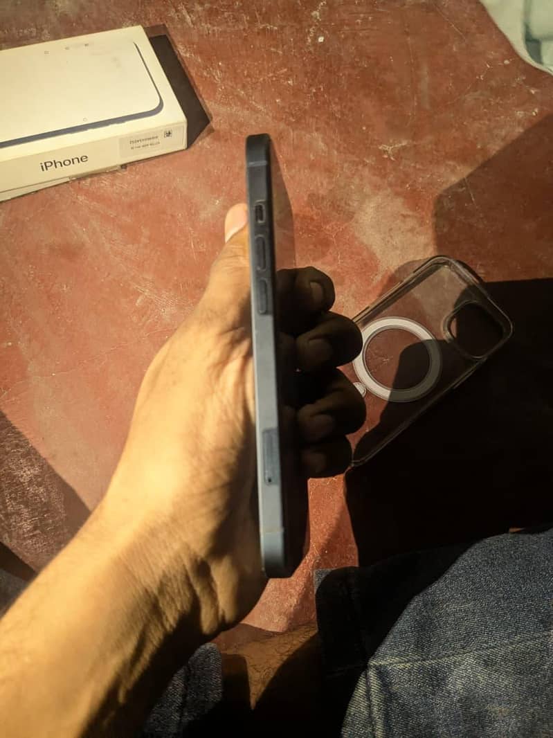Apple iPhone 13 3