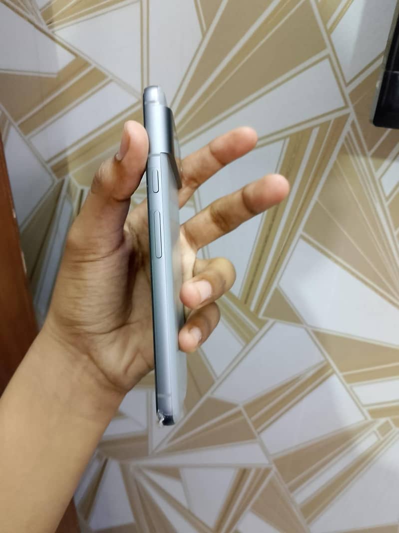 Google Pixel 8 2