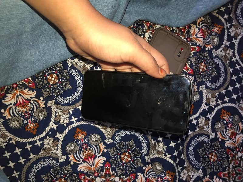 Apple iPhone X 4
