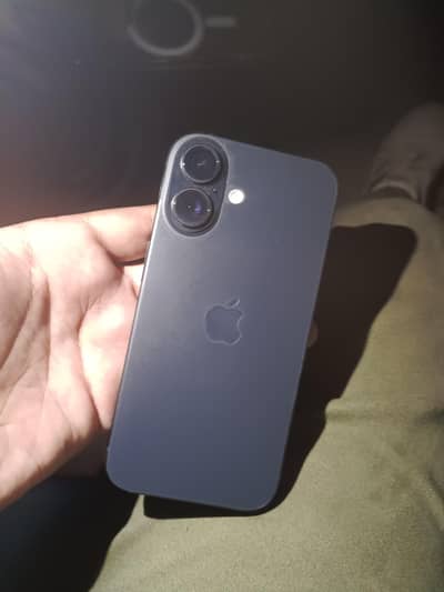Apple iPhone 16