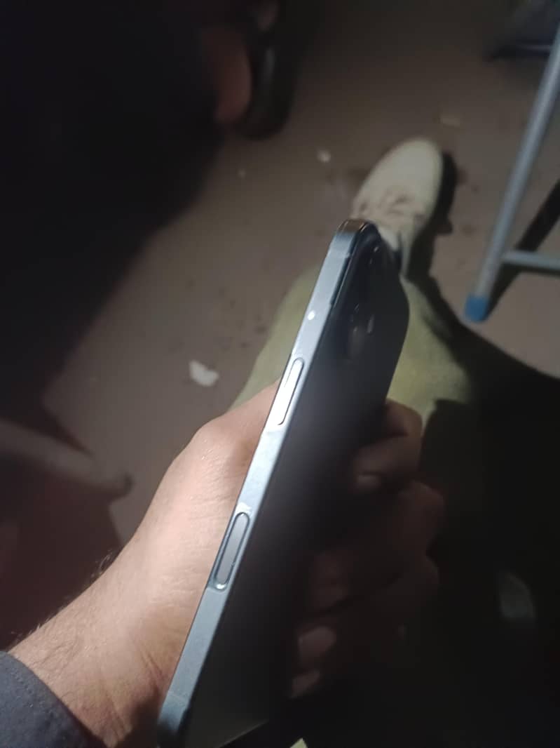 Apple iPhone 16 1