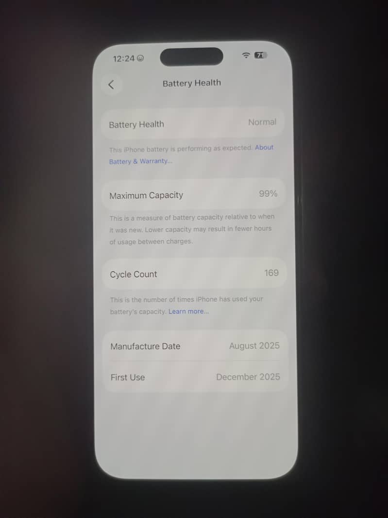 Apple iPhone 16 3