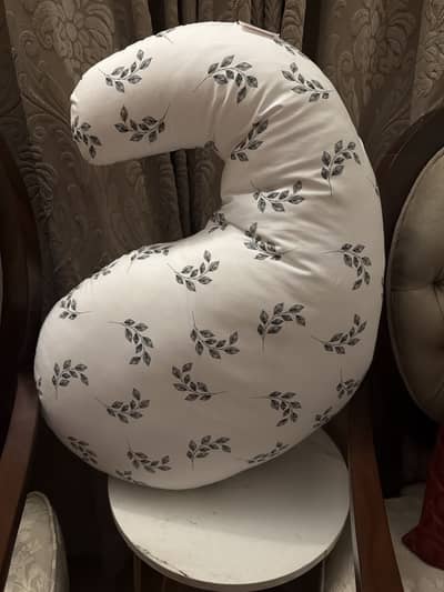 Molty foam maternity pillow