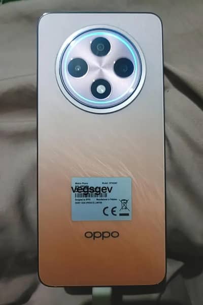 OPPO Reno12 F