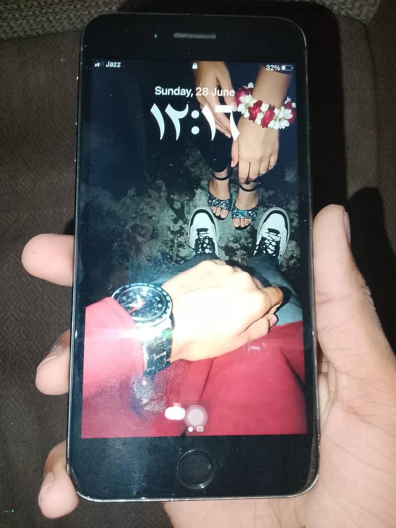 Apple iPhone 8 Plus 0