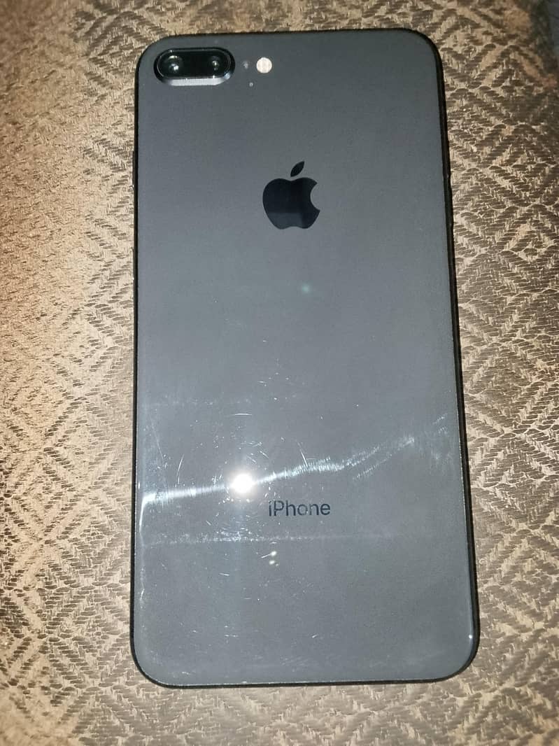 Apple iPhone 8 Plus 3