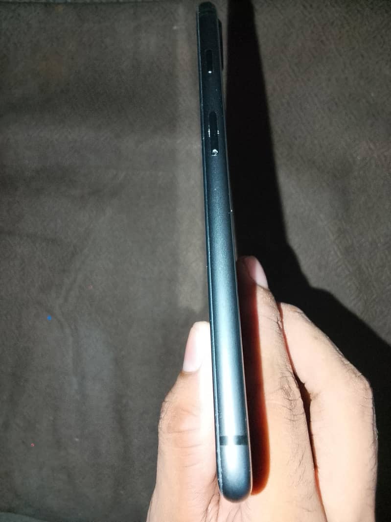 Apple iPhone 8 Plus 4