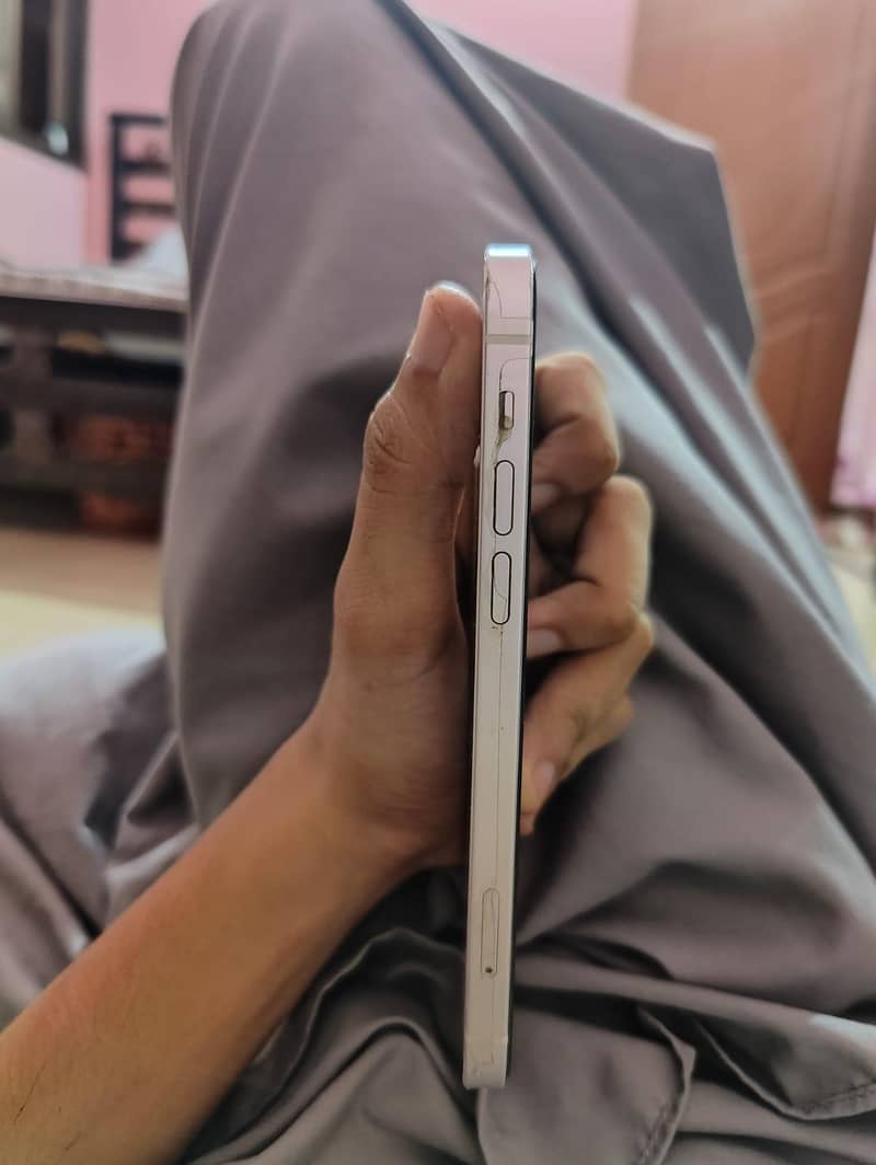 iphone 12 4