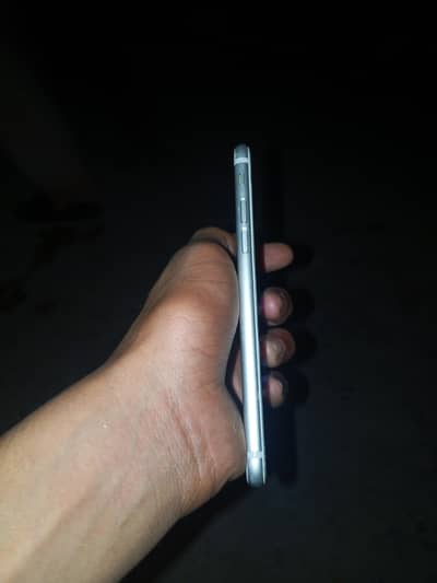 Apple iPhone 7
