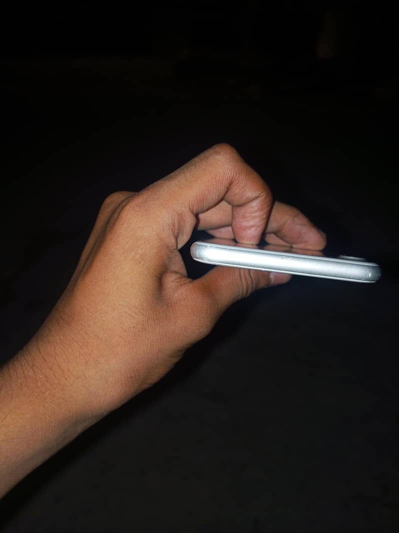 Apple iPhone 7 1