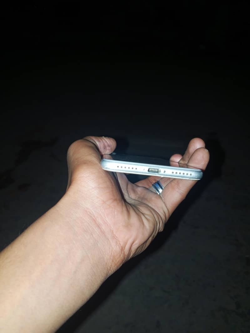 Apple iPhone 7 3