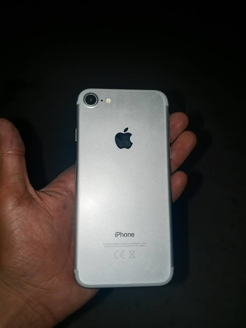 Apple iPhone 7 7