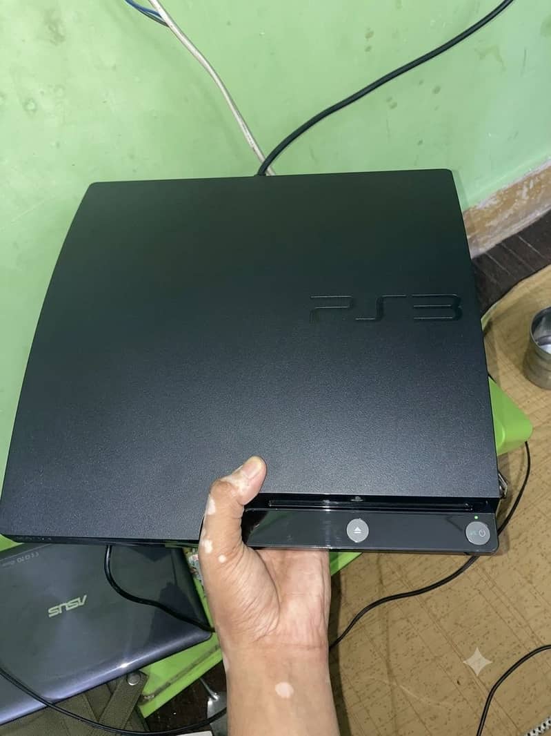 PS 3 with wireless Controller 0