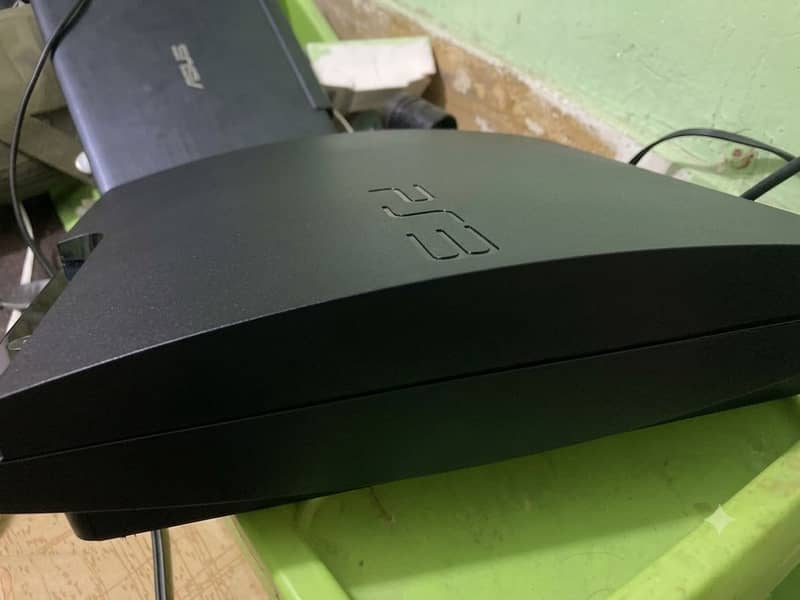 PS 3 with wireless Controller 1