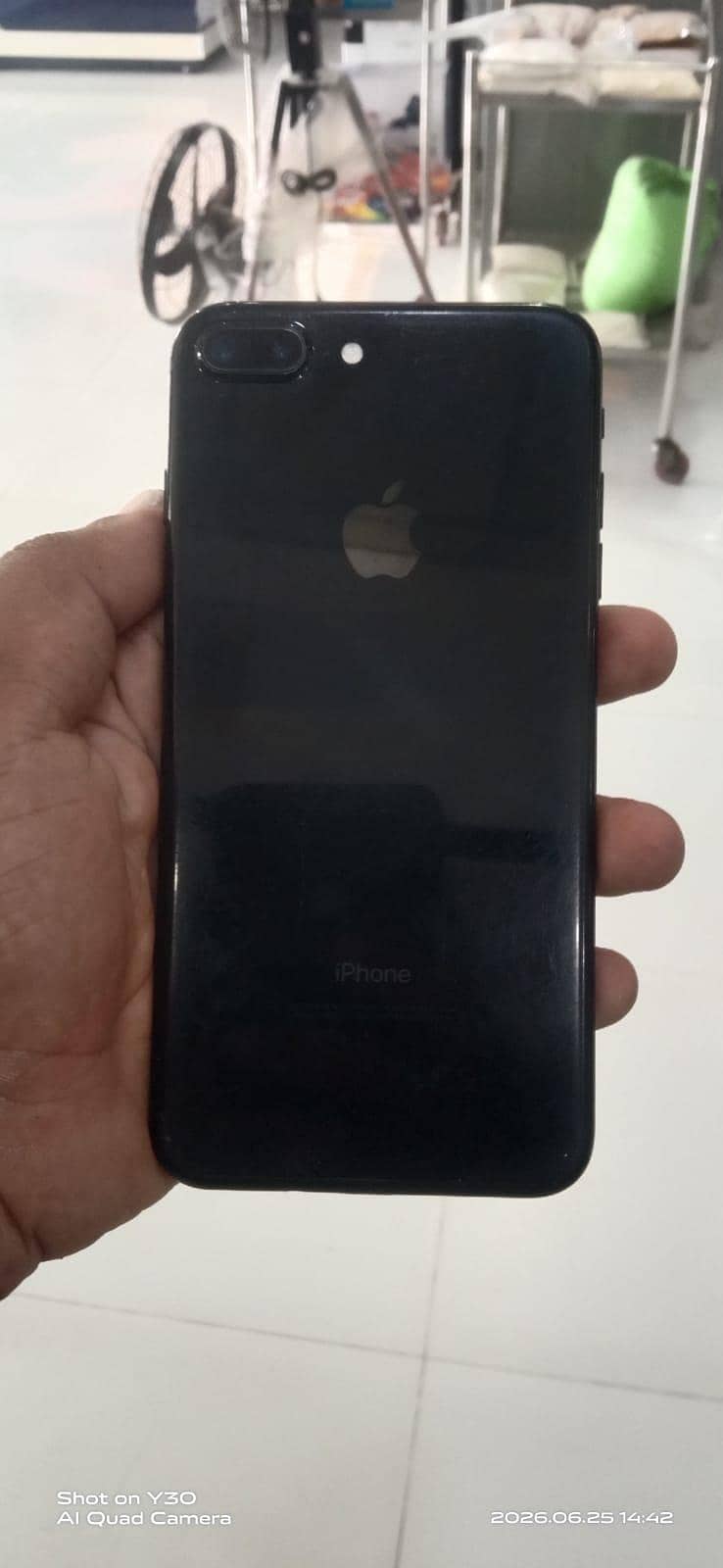 Apple iPhone 7 Plus 2