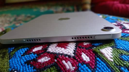 iPad mini 6  64 GB  + charger