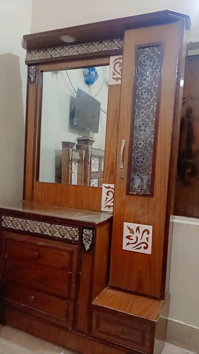 dressing table with cabinet and drawers