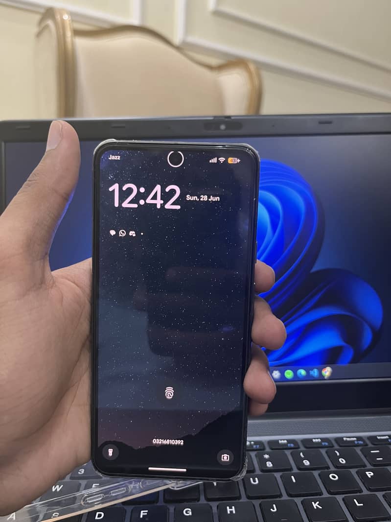 Google Pixel 8 4