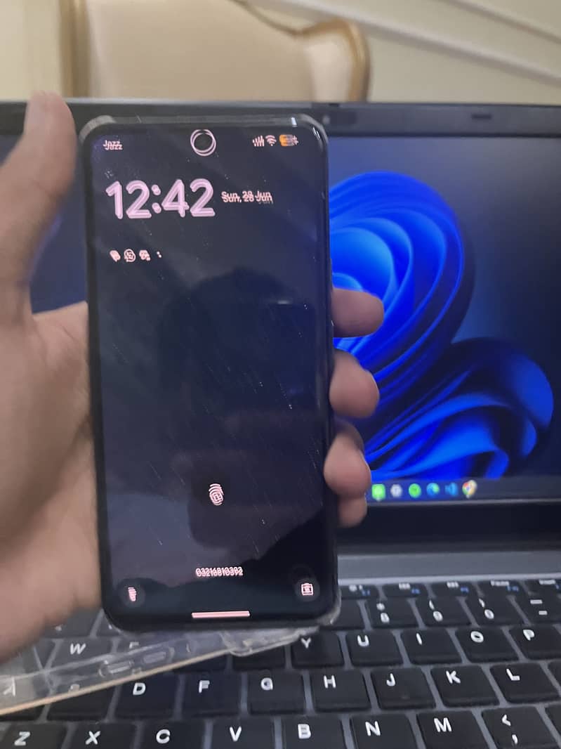 Google Pixel 8 5