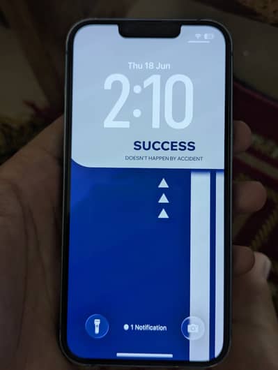 Apple iPhone 13