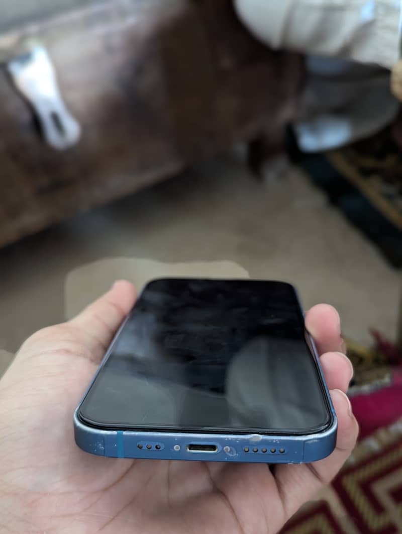 Apple iPhone 13 2