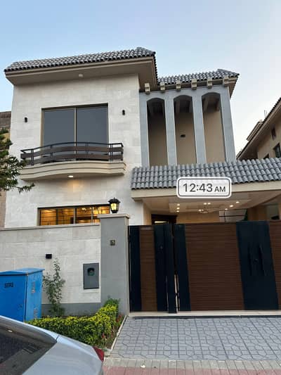 Sale - 10 Marla house in Bahria town phase 3 , original pictures attached