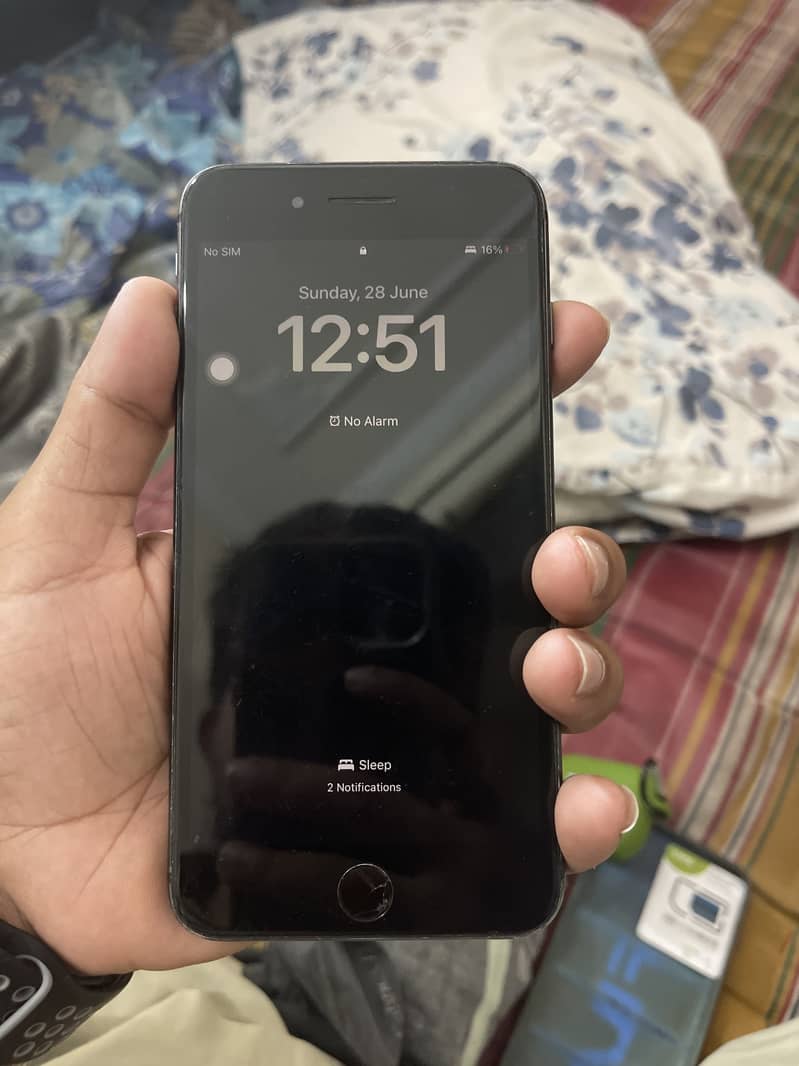 Apple iPhone 8 Plus 1