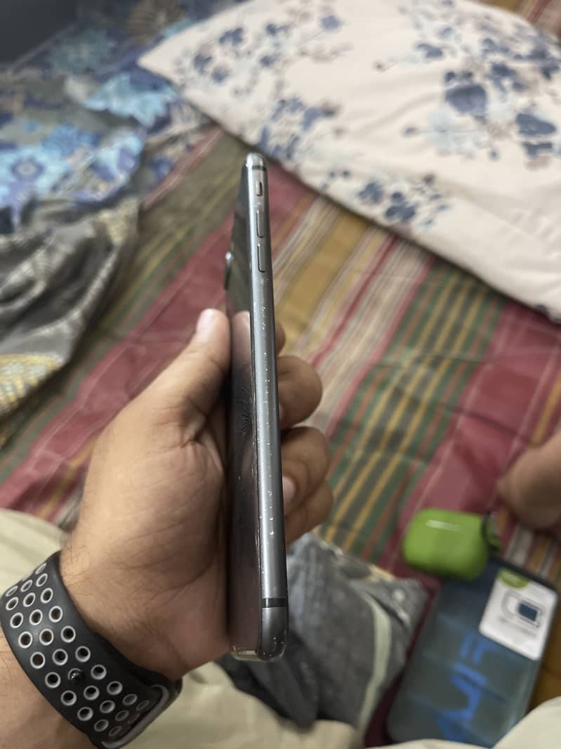 Apple iPhone 8 Plus 2