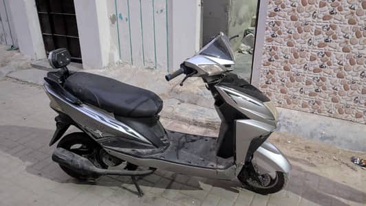lectric 60 cc eve bike on good condition