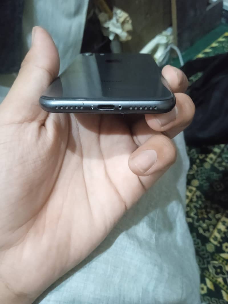 Apple iPhone 8 NON PTA 64GB URGENT SALE 1