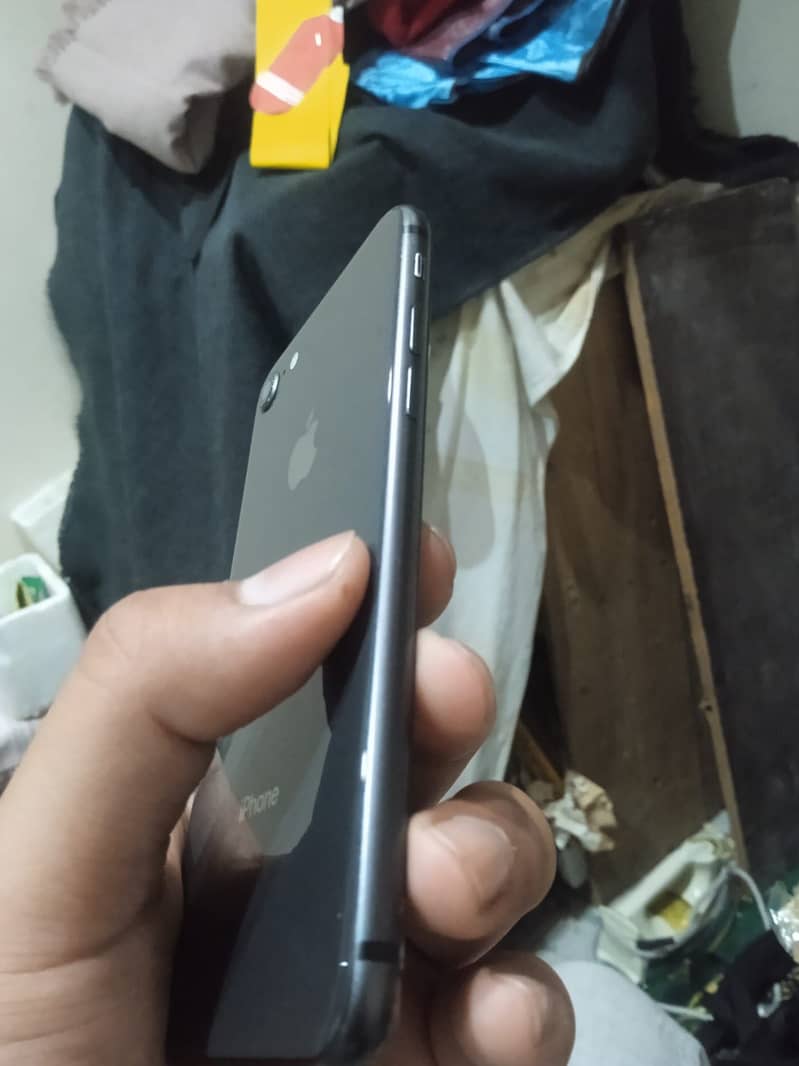Apple iPhone 8 NON PTA 64GB URGENT SALE 3