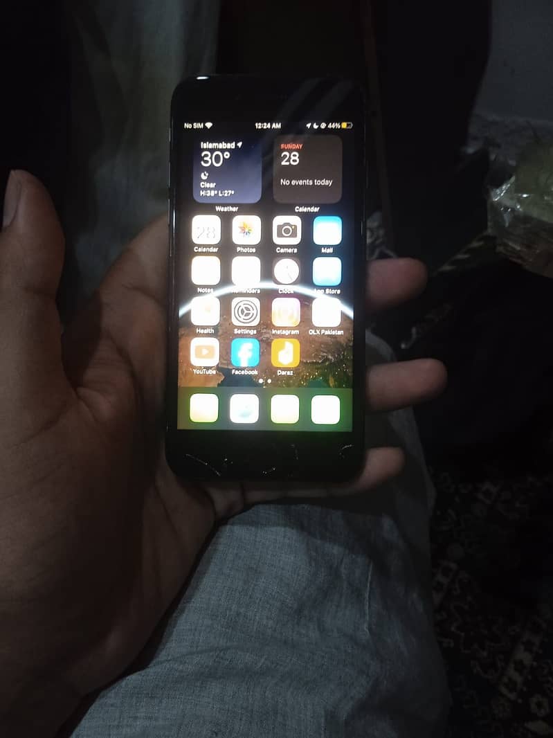 Apple iPhone 8 NON PTA 64GB URGENT SALE 5