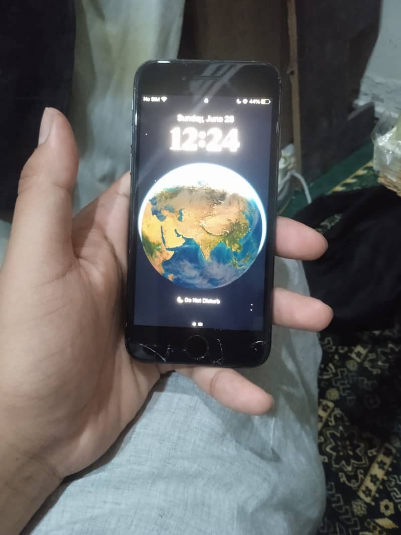 Apple iPhone 8 NON PTA 64GB URGENT SALE 9