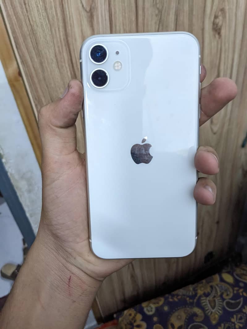 Apple iPhone 11 3