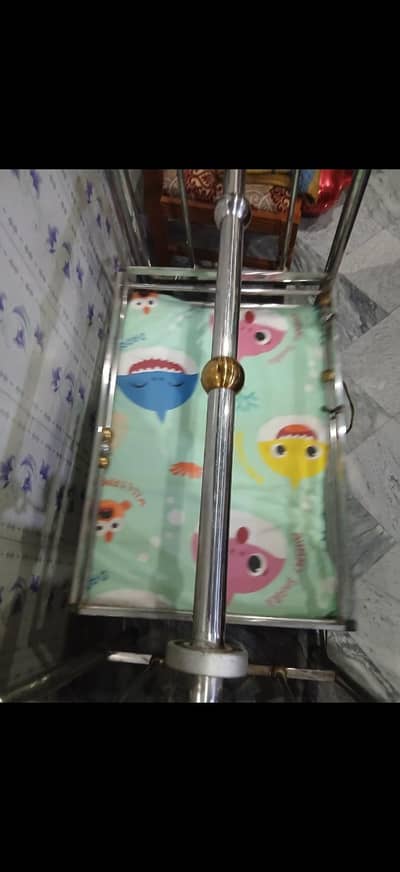 steel jhola looks like new