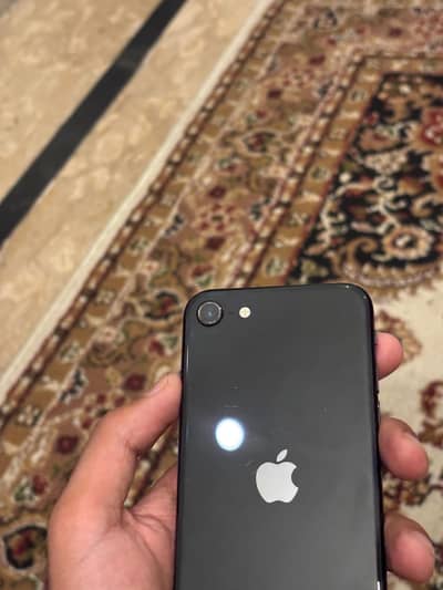Apple iPhone SE
