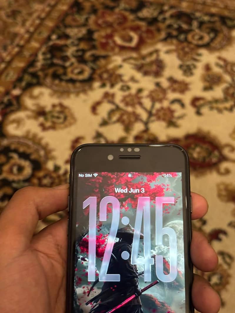 Apple iPhone SE 8